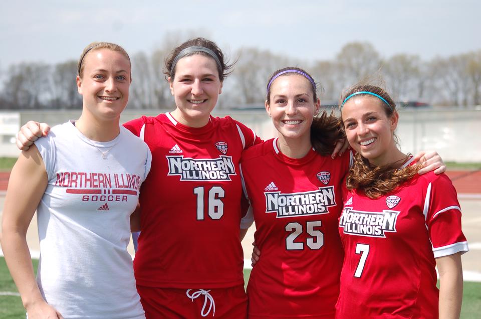 amy-carr-with-teammates