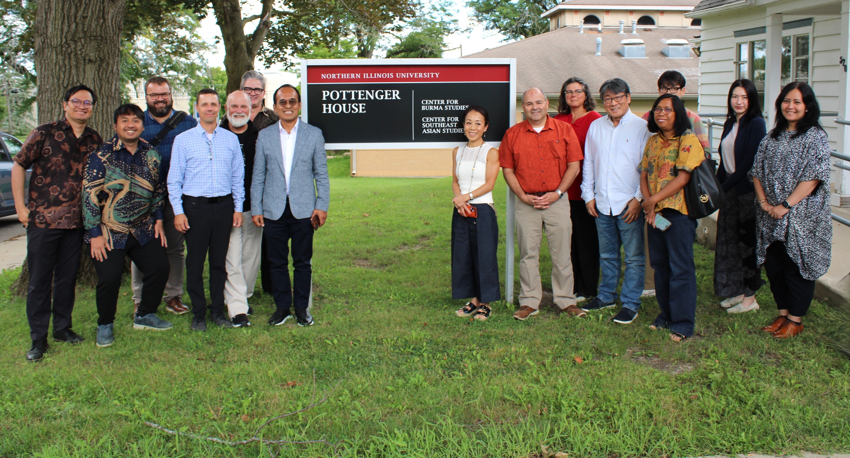 25_alum-donor-dr.-nicolaus-t.-harjanto-visit_0825_ja_025