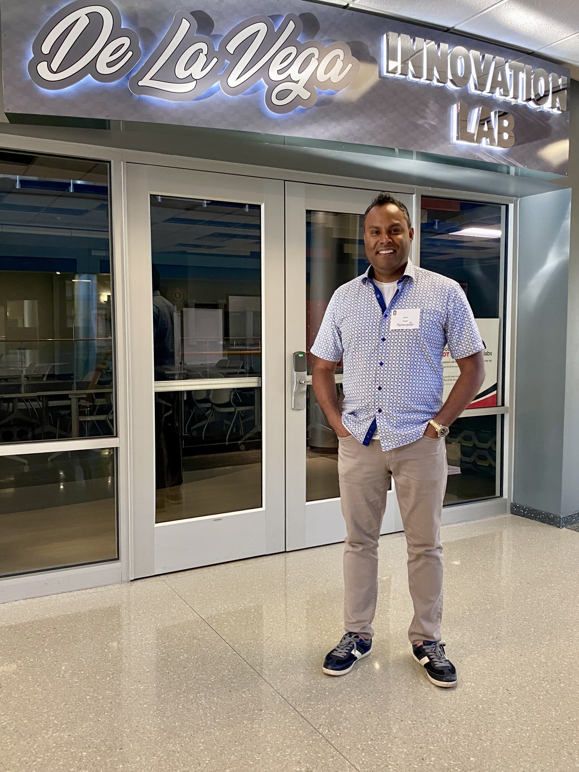 jiten-de-la-vega-lab-photo