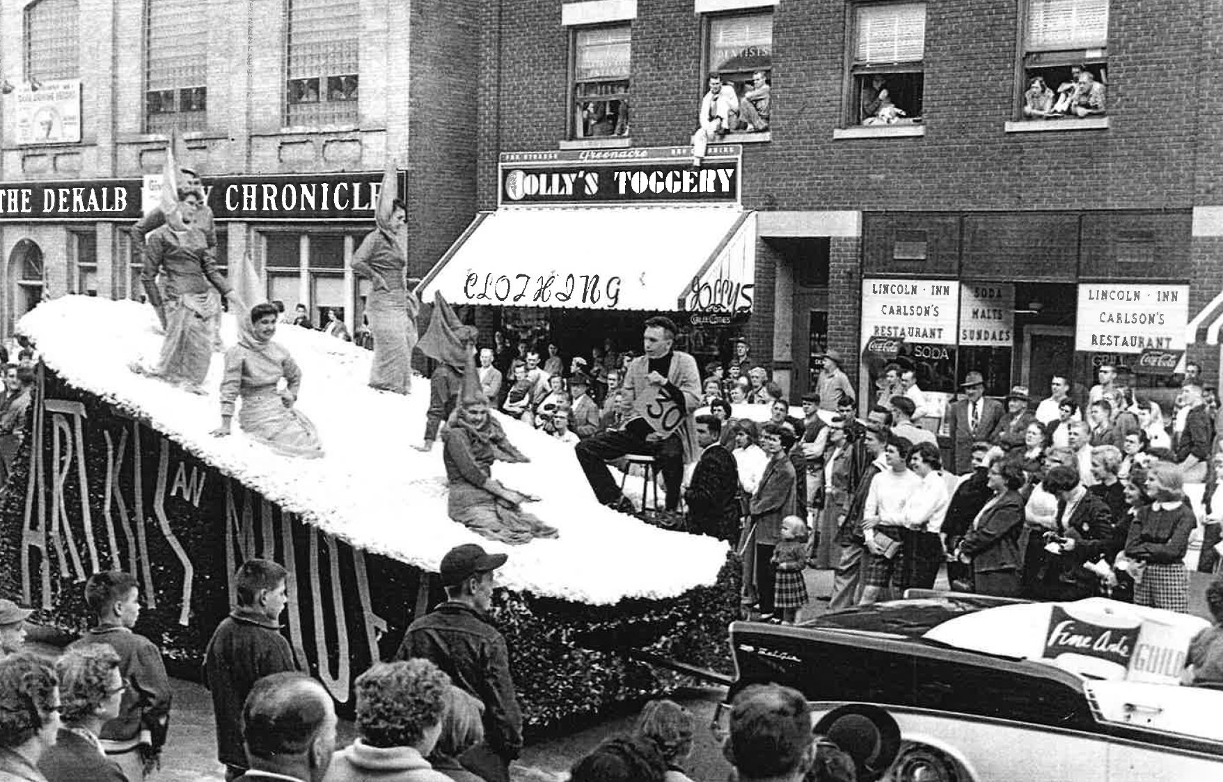 homecoming-float-1957